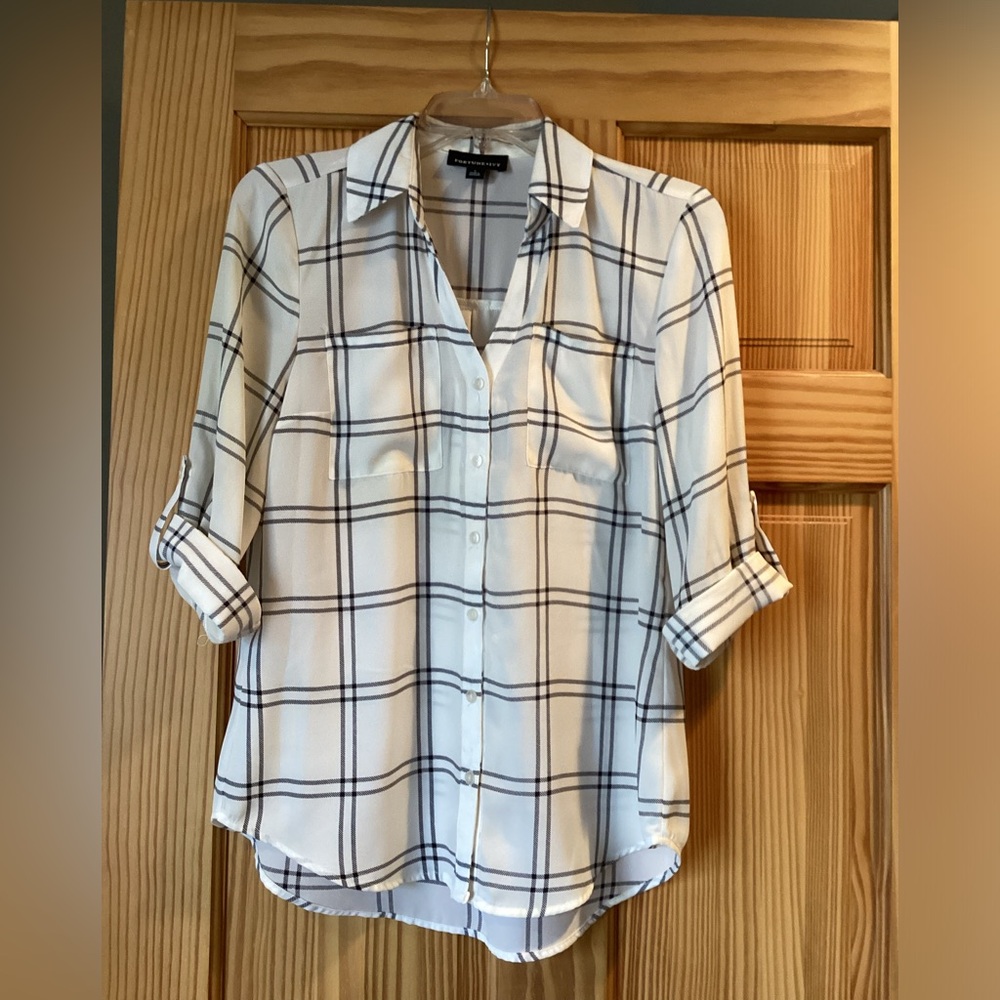 Fortune & Ivy Christelle button down blouse - small